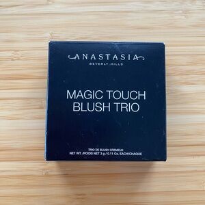 NWOT Anastasia Beverly Hills Magic Touch Blush Trio